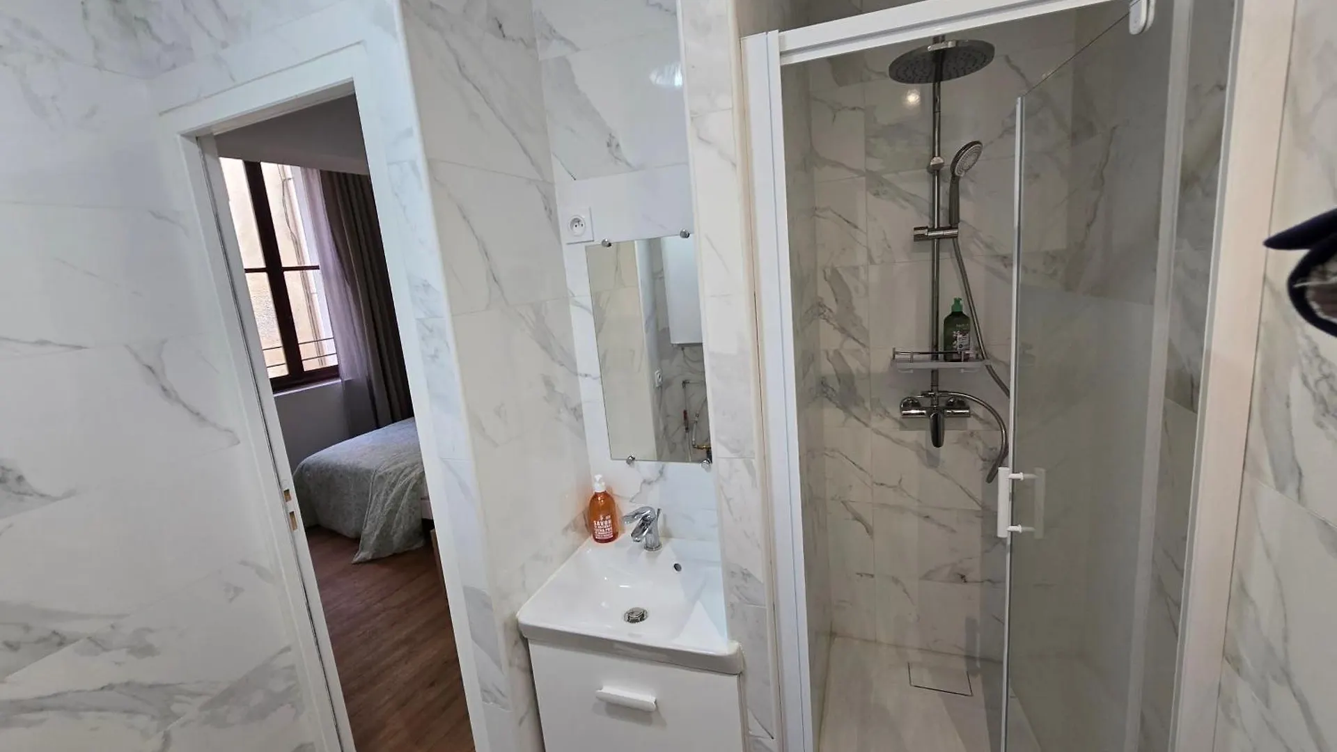 E1 - Charmant Studio Renove Climatise Avignon