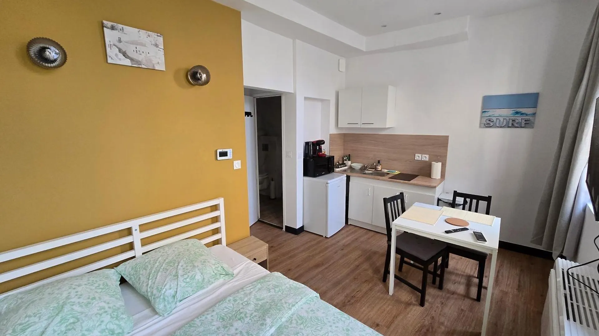E1 - Charmant Studio Renove Climatise Avignon 0*,  France