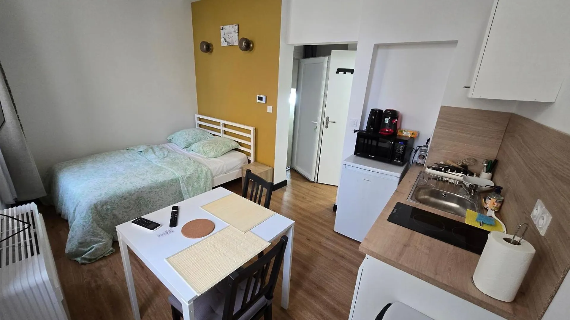 E1 - Charmant Studio Renove Climatise Avignon